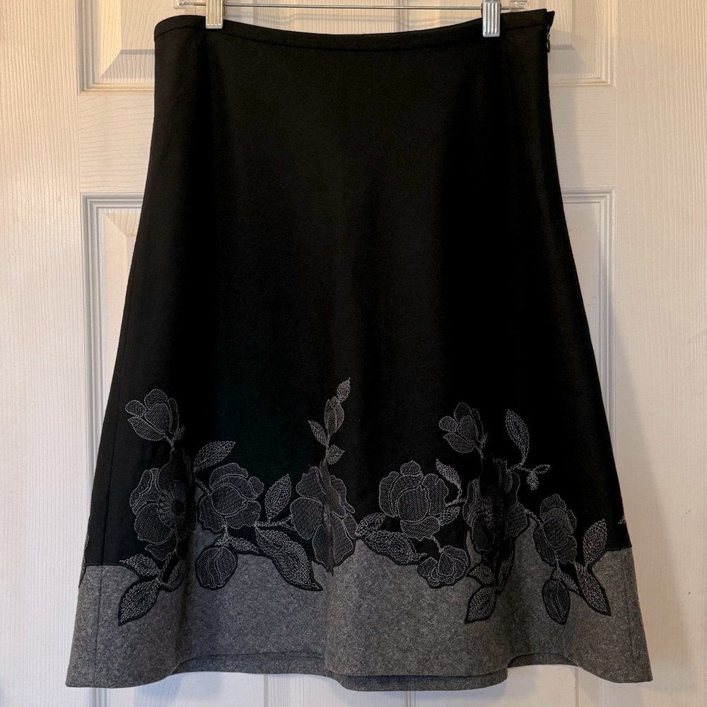 Ann Taylor Black & Gray Embroidered Wool Skirt 8